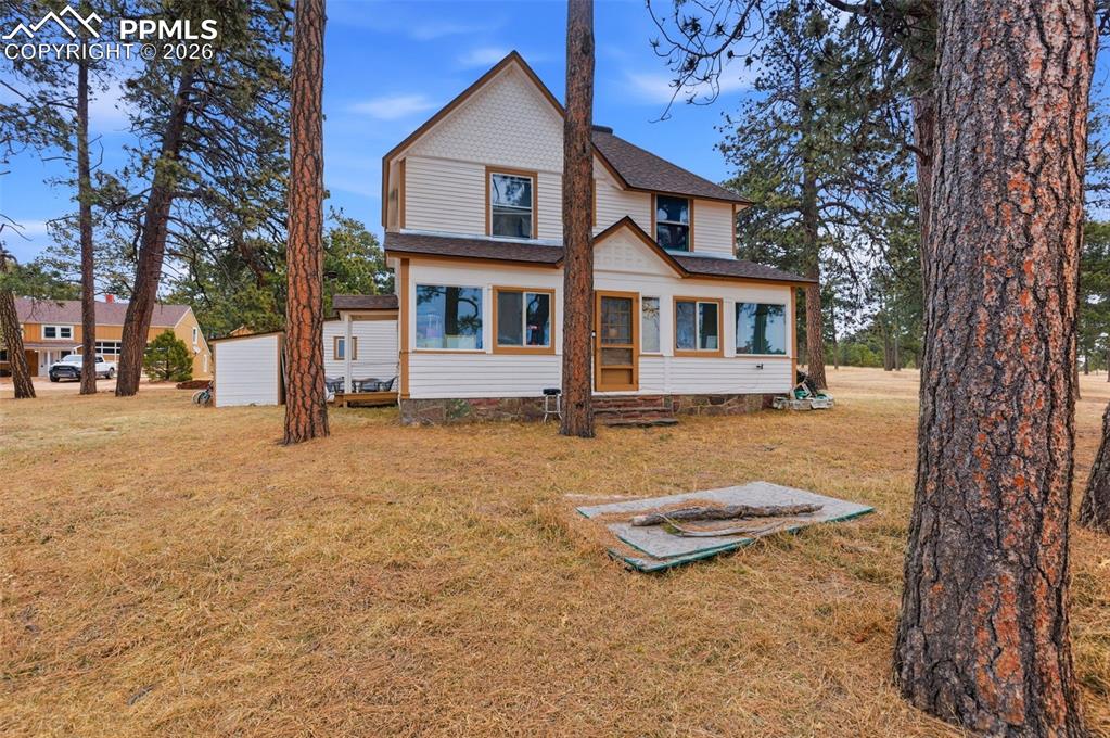 Image 3 of 33: Front of Structure