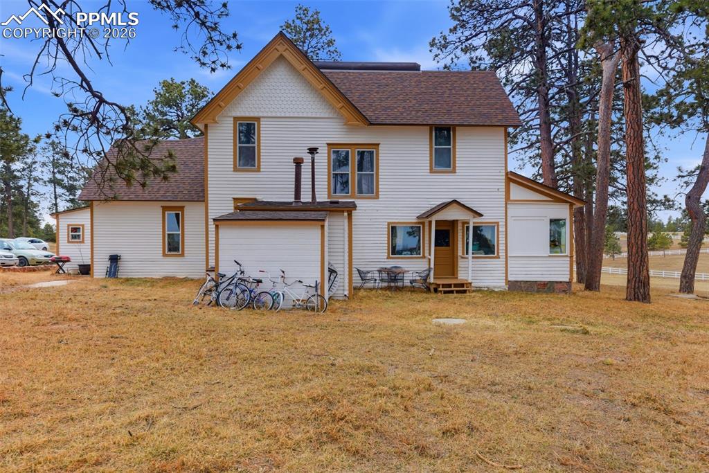 Image 4 of 33: Front of Structure