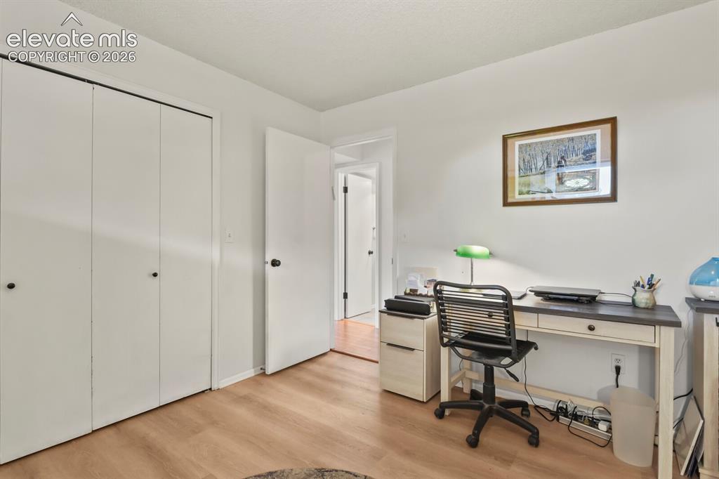 Image 19 of 38: Office