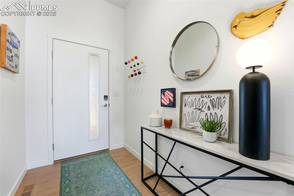 Image 16 of 44: Foyer