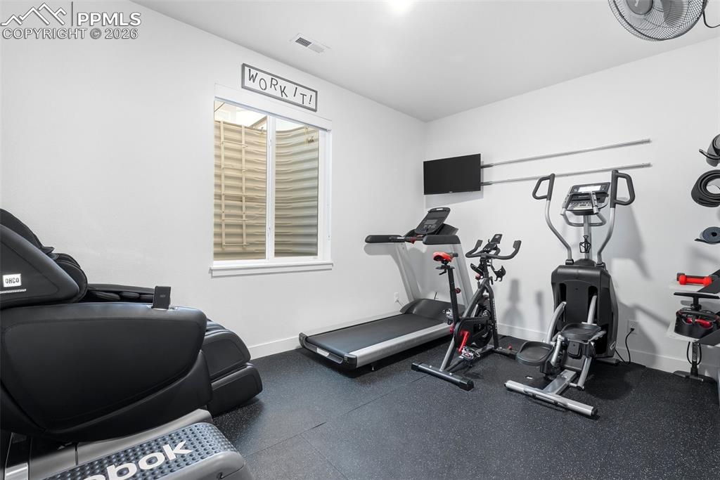 Image 32 of 44: Exercise Room