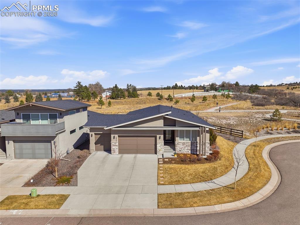 Image 39 of 44: Front