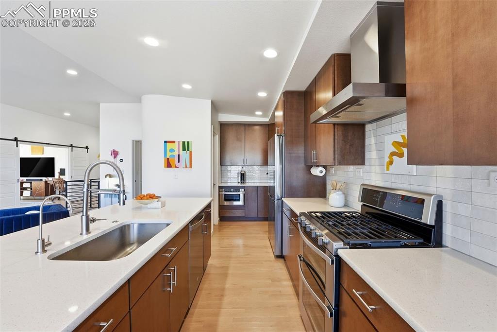 Image 9 of 44: Kitchen