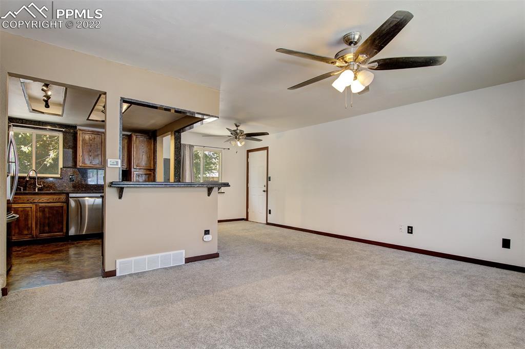 Listing 1218767, Image 3 of 23