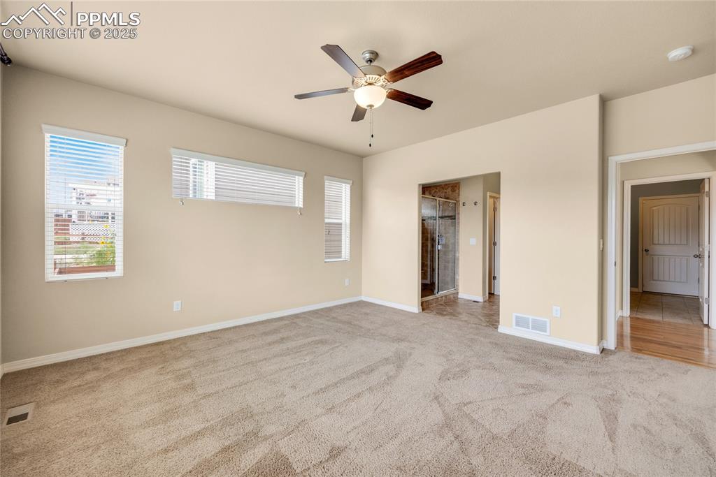 Image 16 of 32: Bedroom