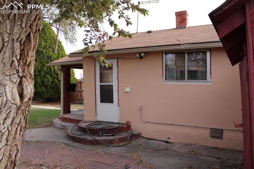 Image 22 of 22: Back of Structure