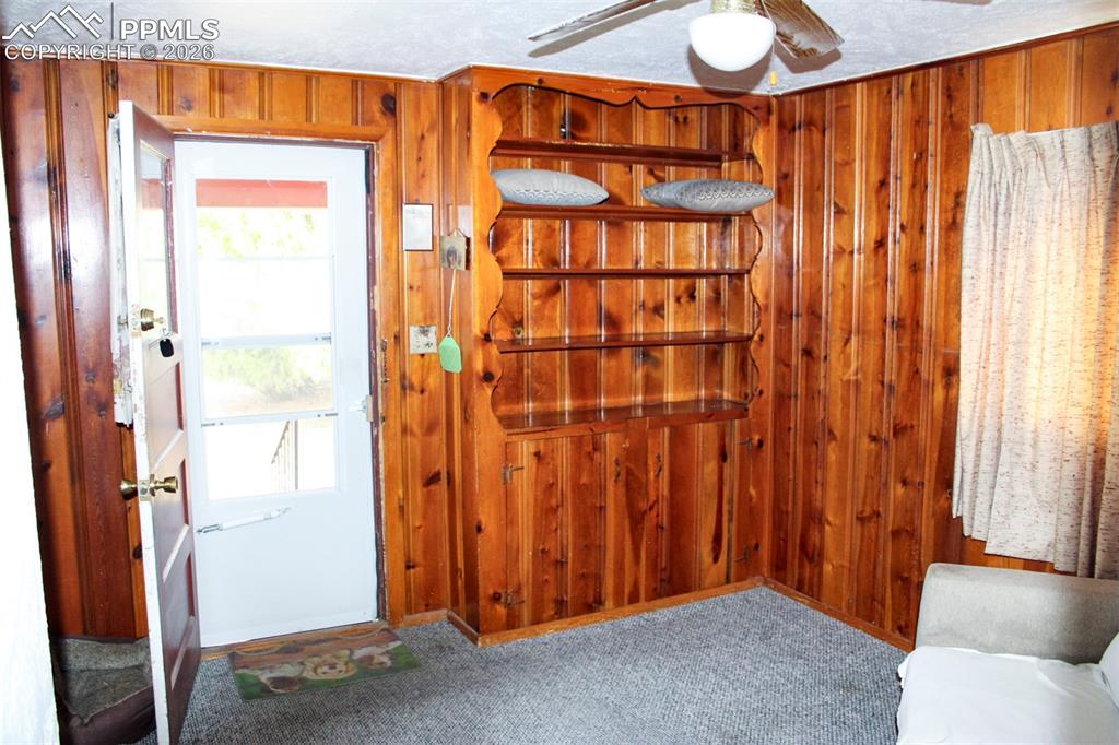 Image 7 of 22: Entry