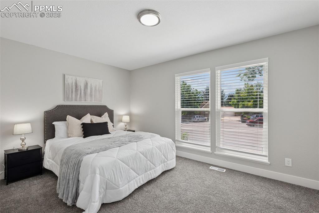 Image 12 of 30: Bedroom