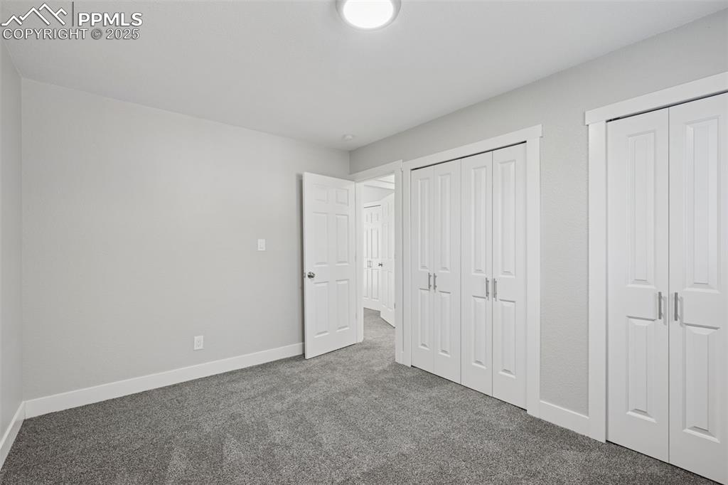 Image 15 of 30: Bedroom