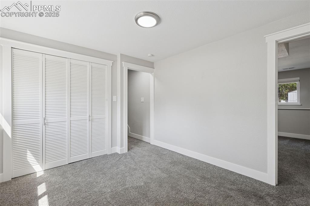 Image 20 of 30: Bedroom