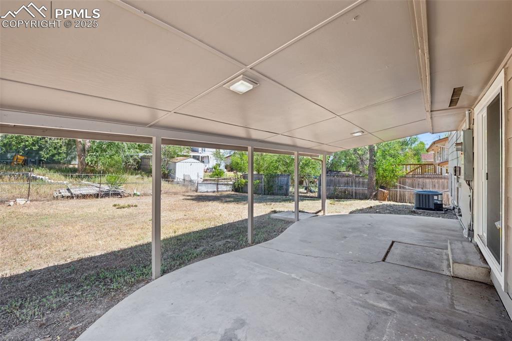 Image 24 of 30: Patio