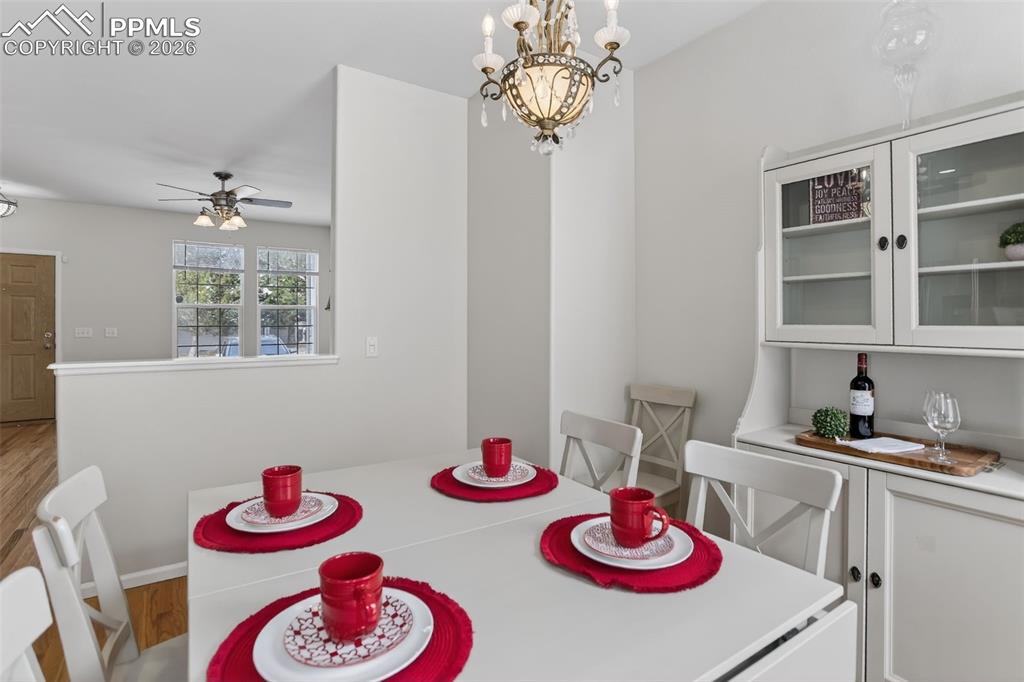 Image 13 of 35: Dining Area