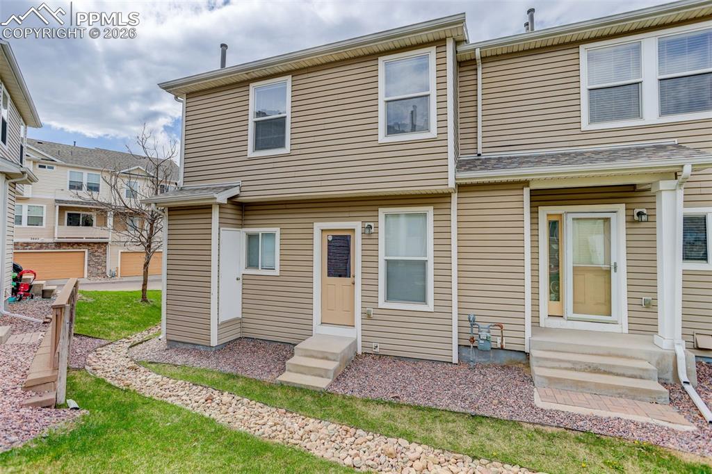 Image 31 of 35: Back of Structure