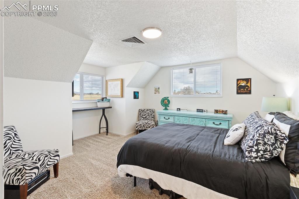 Image 15 of 31: Bedroom