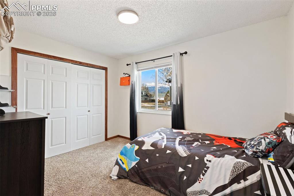 Image 20 of 31: Bedroom