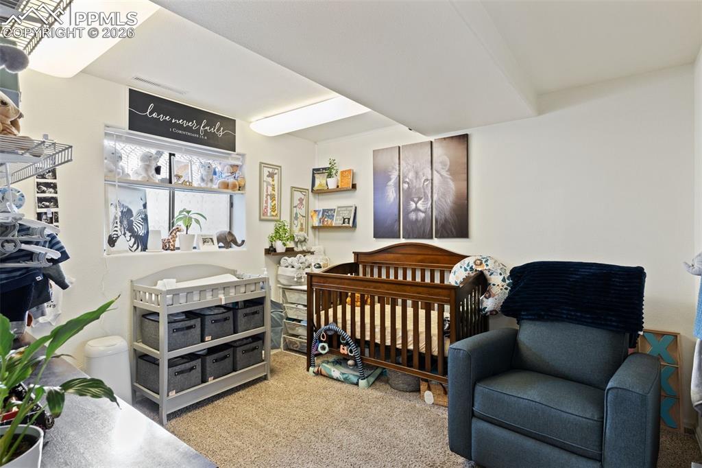 Image 22 of 31: Bedroom