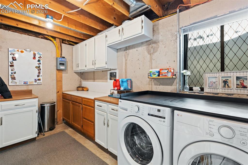 Image 25 of 31: Laundry