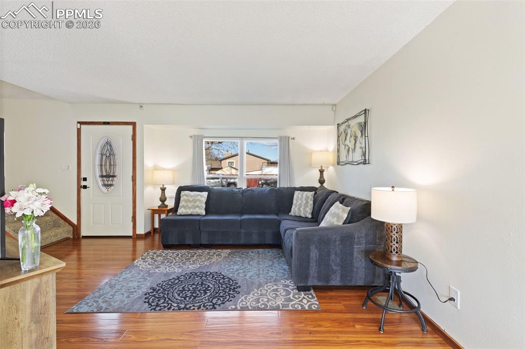 Image 6 of 31: Living Room