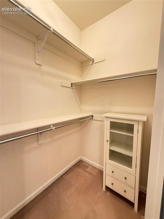 Image 23 of 35: Closet