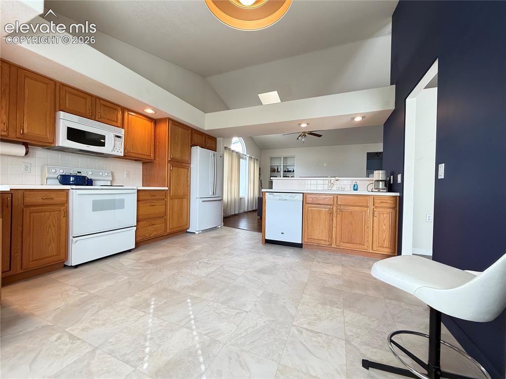 Image 6 of 35: Kitchen