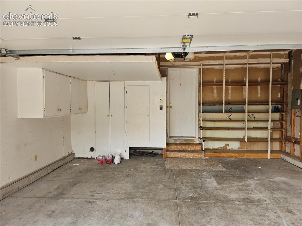 Image 21 of 22: with storage/built in