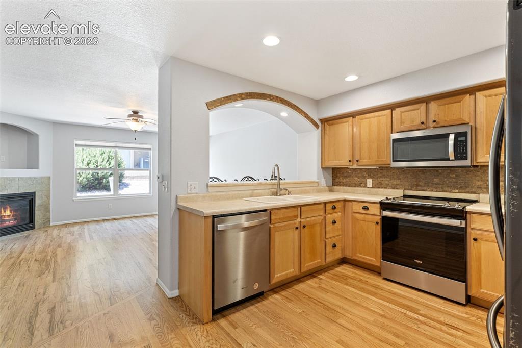 Image 6 of 17: Kitchen