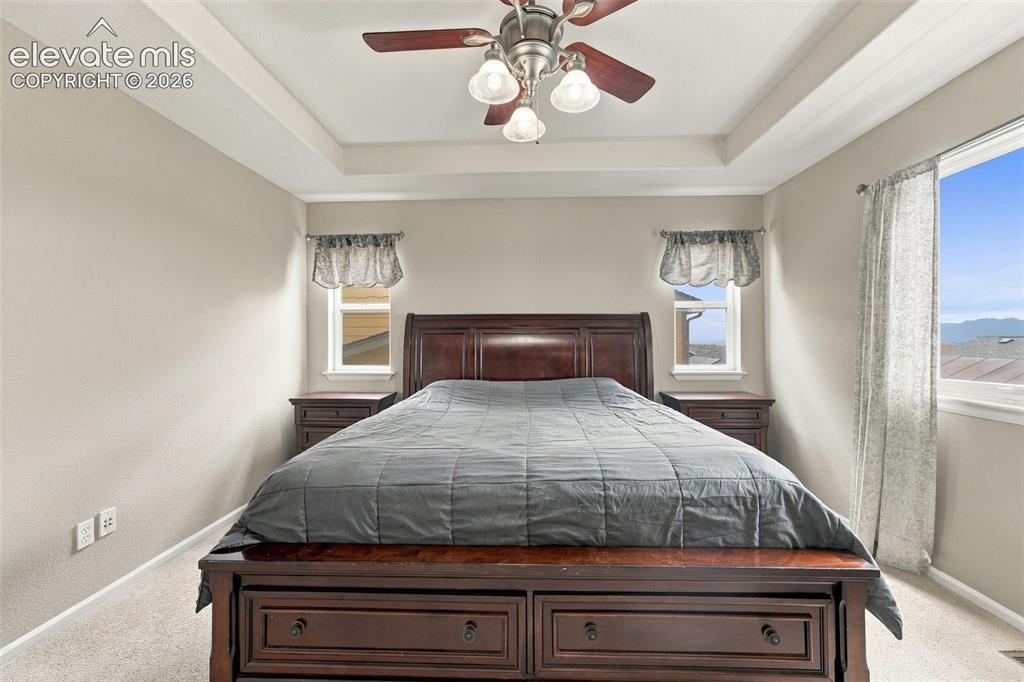 Image 18 of 40: Bedroom