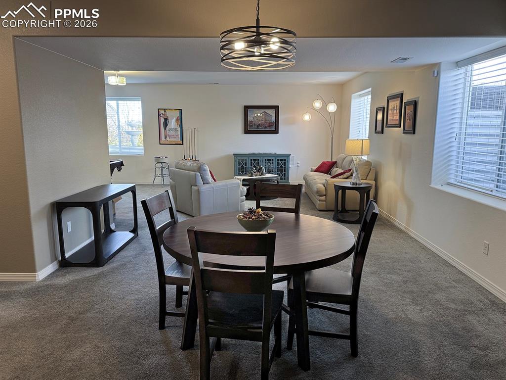 Image 33 of 47: Great room