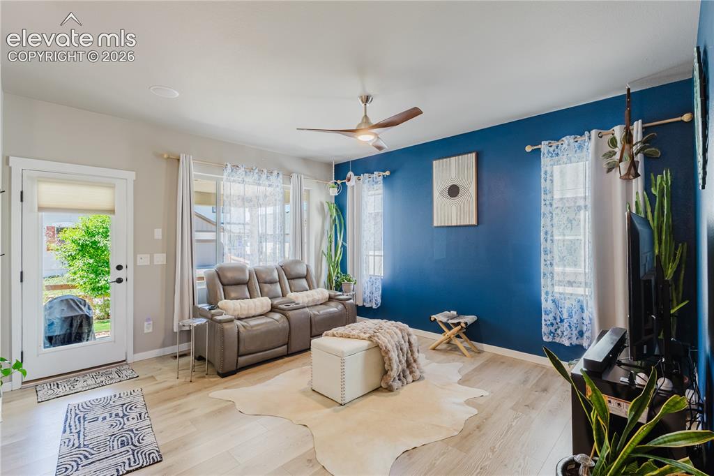 Image 14 of 49: Living Room