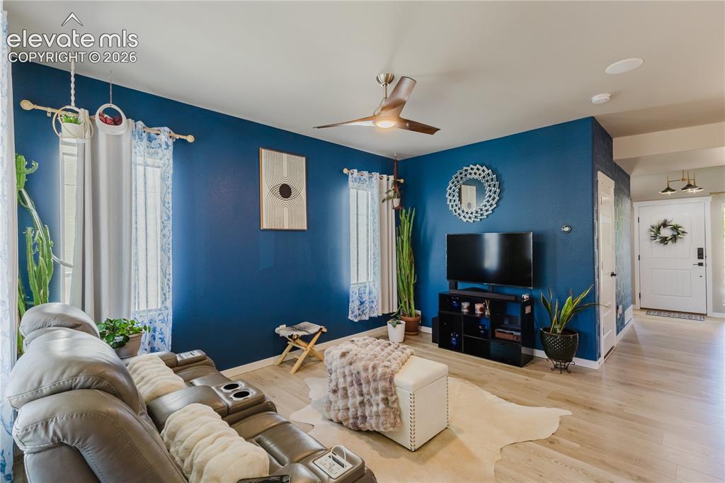 Image 16 of 49: Living Room