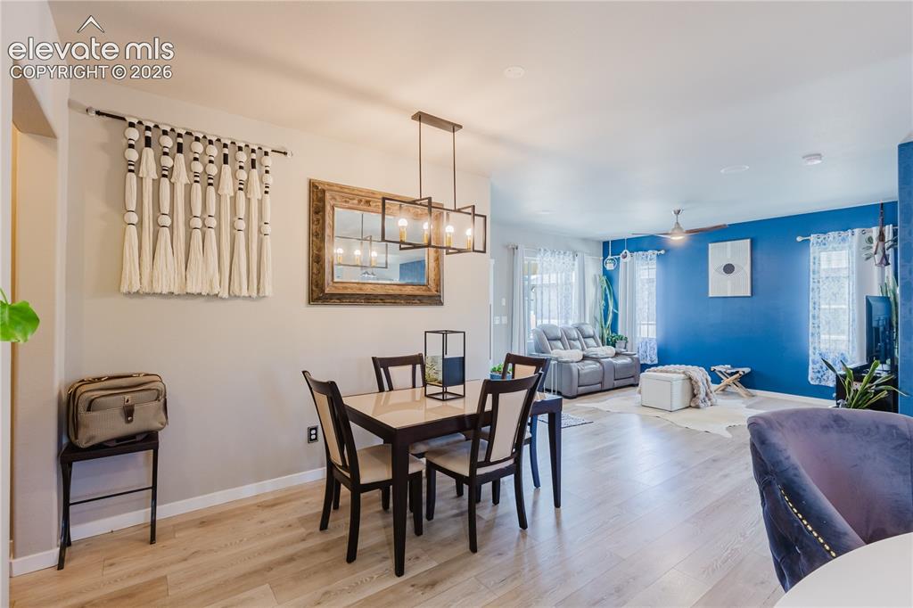Image 18 of 49: Dining Area