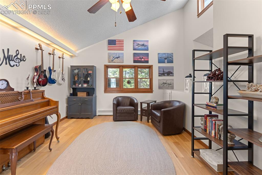 Image 13 of 47: Sitting Room