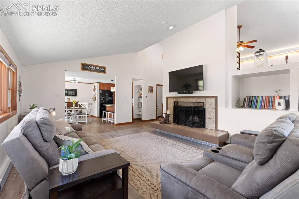 Image 7 of 47: Living Room