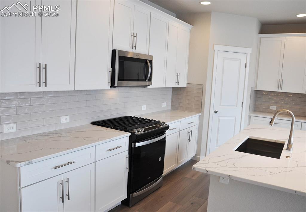 Listing 1225761, Image 3 of 25