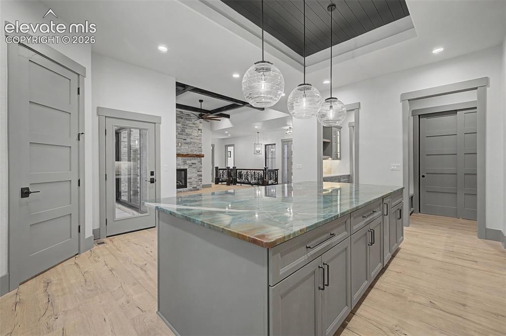 Image 10 of 45: Kitchen