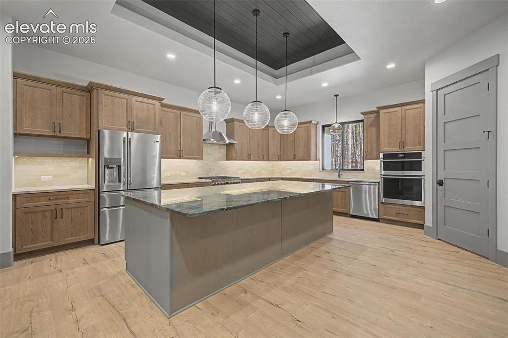 Image 11 of 45: Kitchen