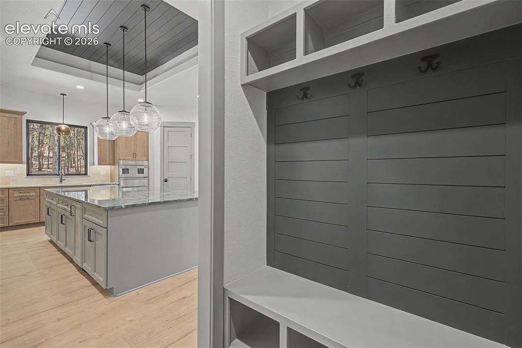 Image 16 of 45: Mud Room
