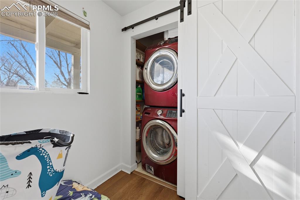 Image 18 of 30: Laundry