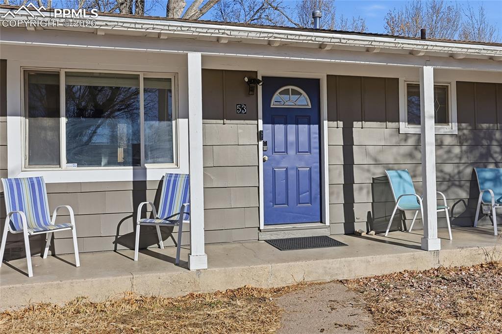 Image 4 of 30: Entry