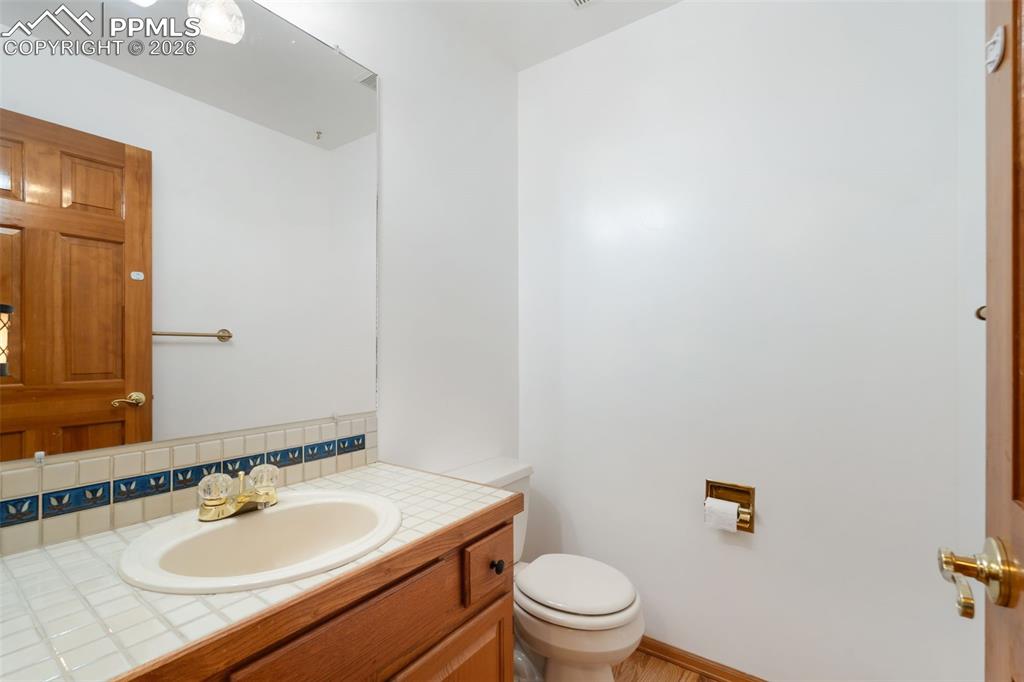 Image 25 of 50: Bathroom