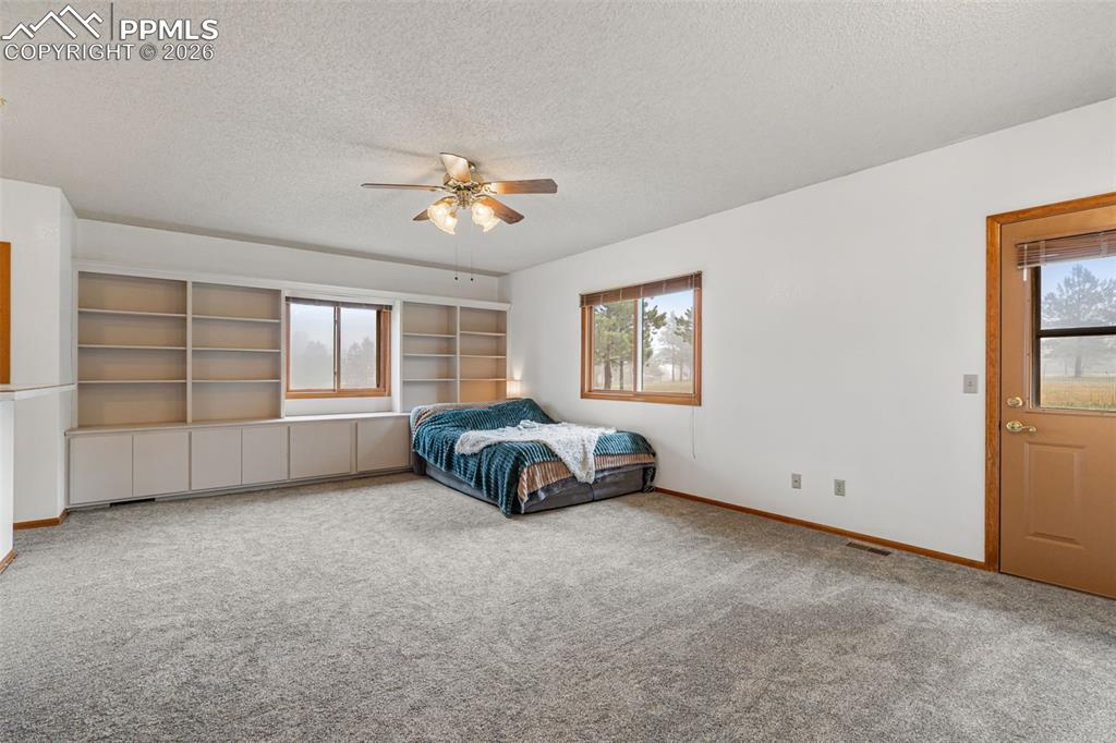 Image 27 of 50: Bedroom