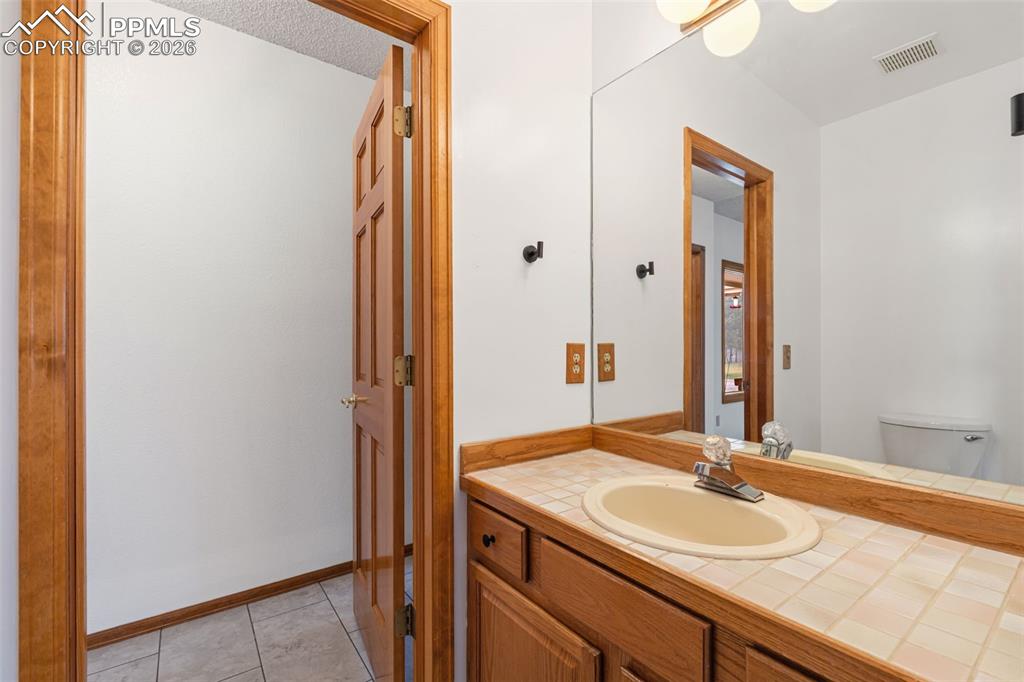 Image 30 of 50: Bathroom