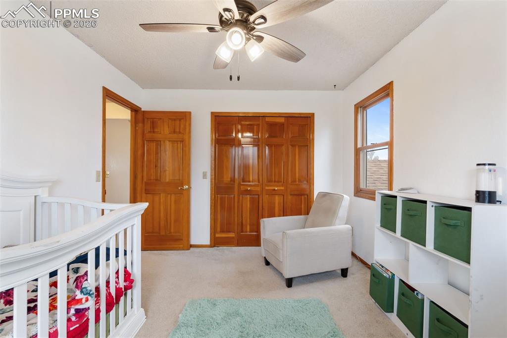 Image 41 of 50: Bedroom