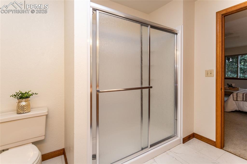 Image 12 of 24: Bathroom