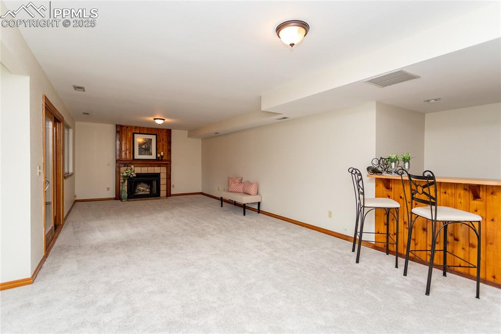 Image 16 of 24: Family Room