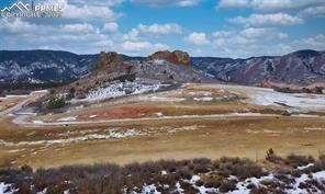 Image 8 of 9: Mountain view