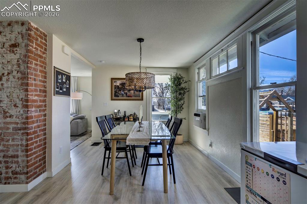 Image 10 of 47: Dining Area