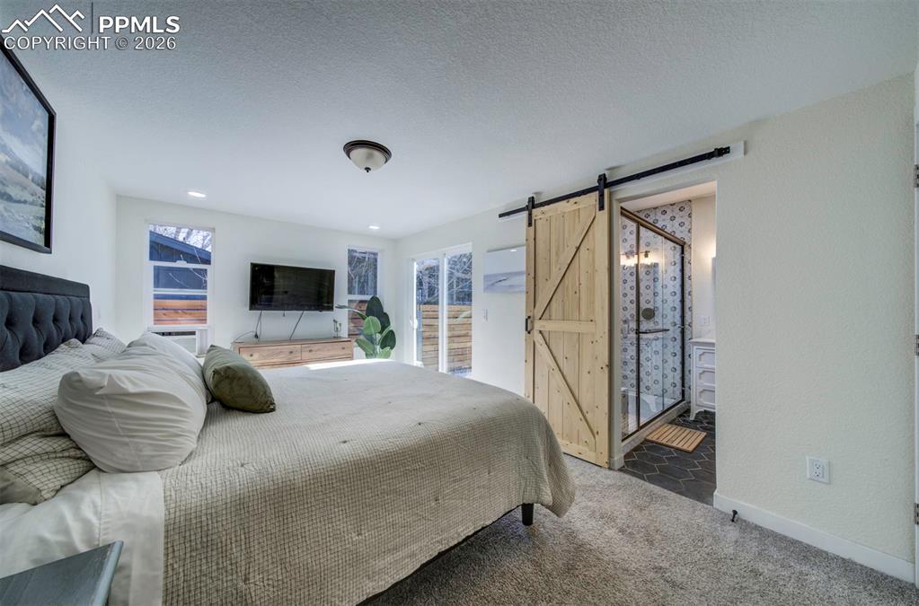 Image 19 of 47: Bedroom