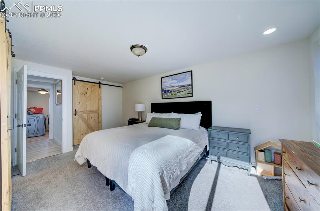 Image 21 of 47: Bedroom