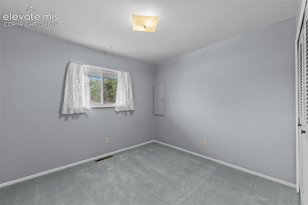 Image 14 of 35: Bedroom